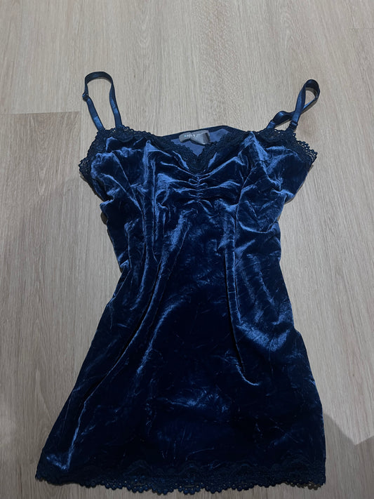 blue scrunched top